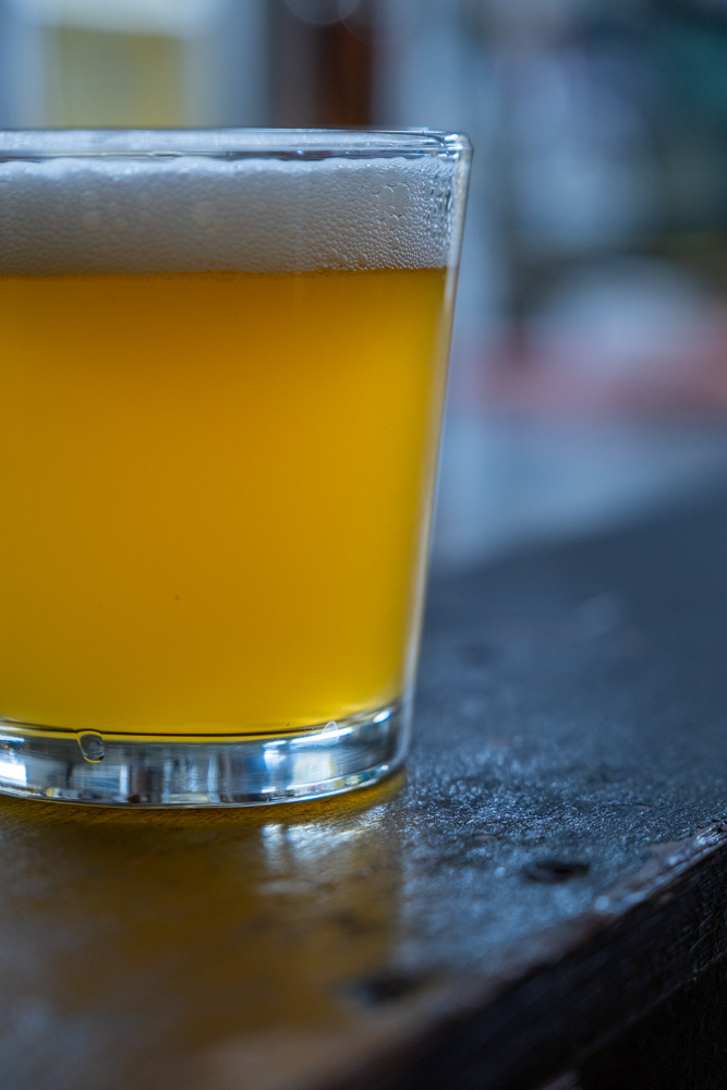 Hazy IPA sitting on the bar at Cervecería del Callejón.